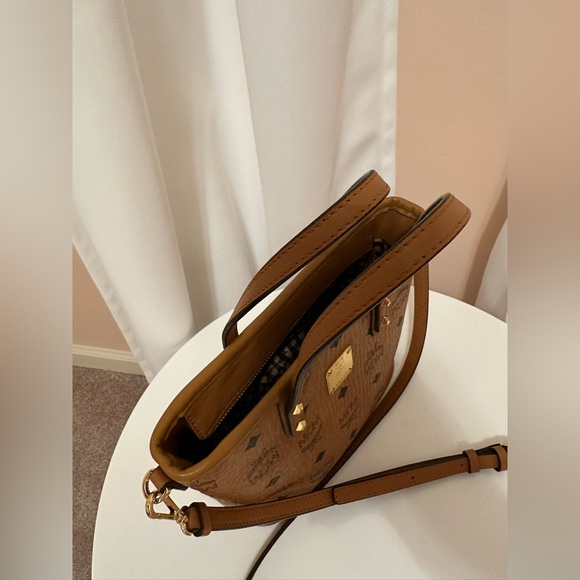 Authentic MCM tote bag - Picture 2 of 8